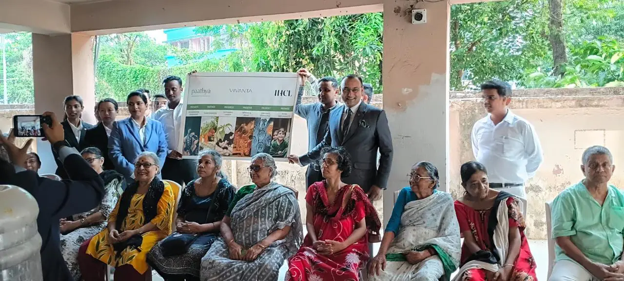 Shibasram Trust – Best Old Age Home in Kolkata Best old age home in Kolkata – caring staff with elderly resident
